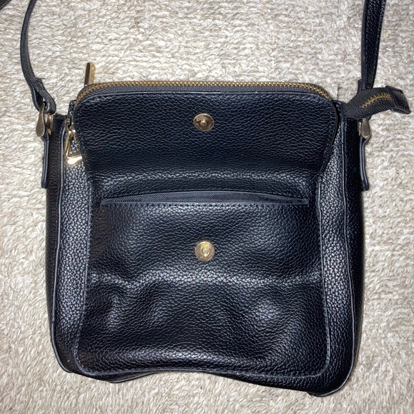Multi-pocket crossbody - Picture 4 of 6